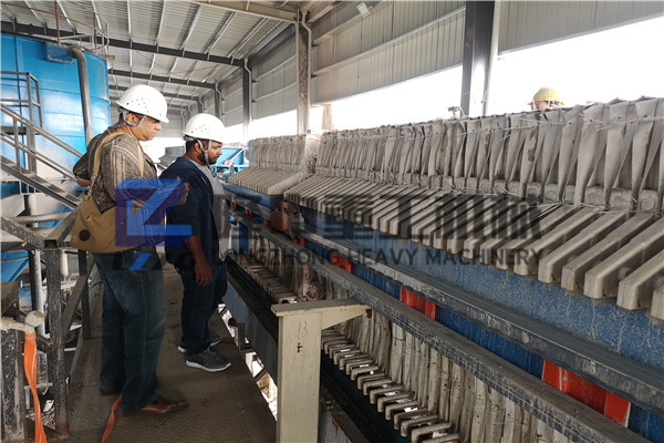 洛阳污泥脱水机械厂家--隆中重工的板框压滤机